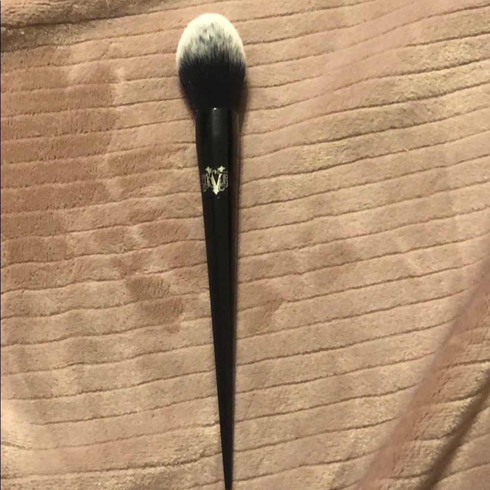 Kat Von D 20 Lock-It Setting Powder Brush - Picture 3 of 4